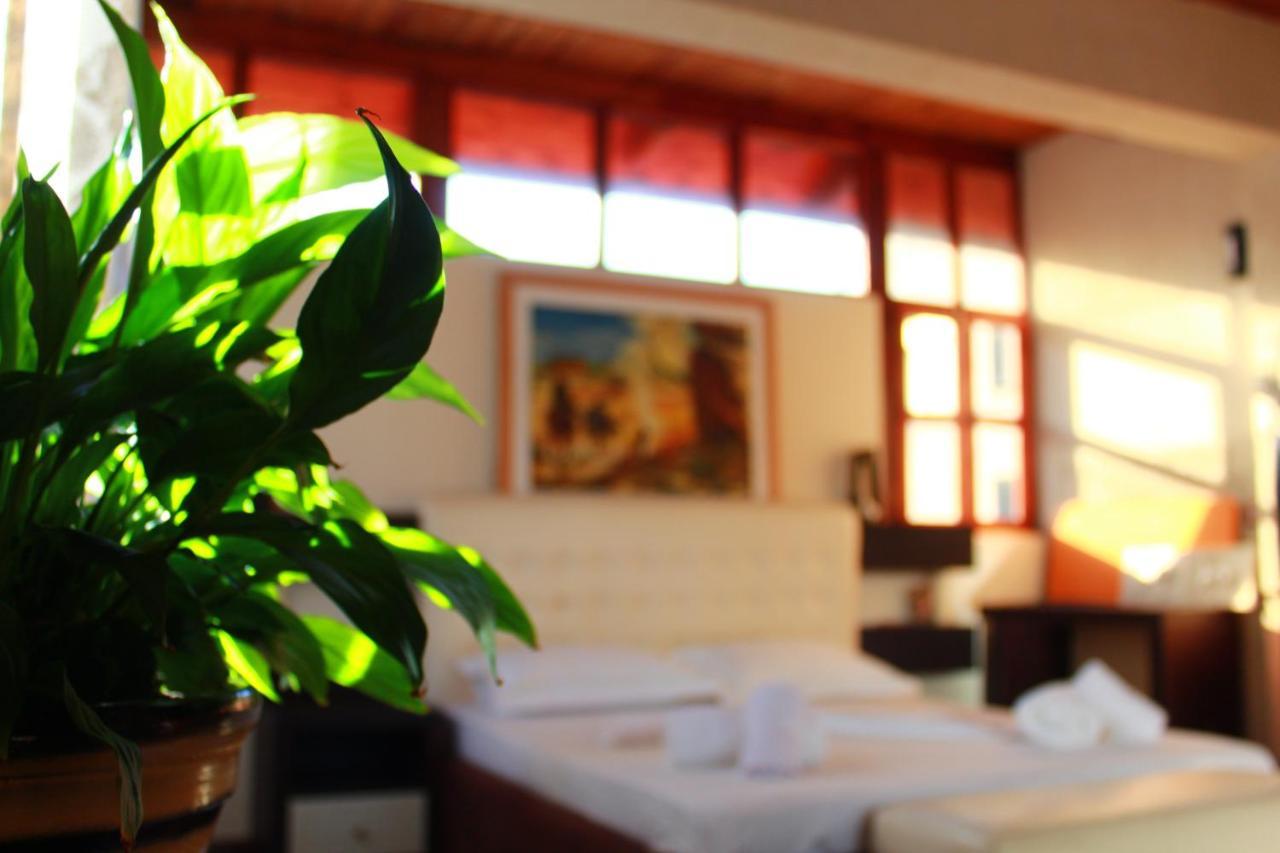 2 Kitarat Bb Bed & Breakfast Vlore Exterior photo