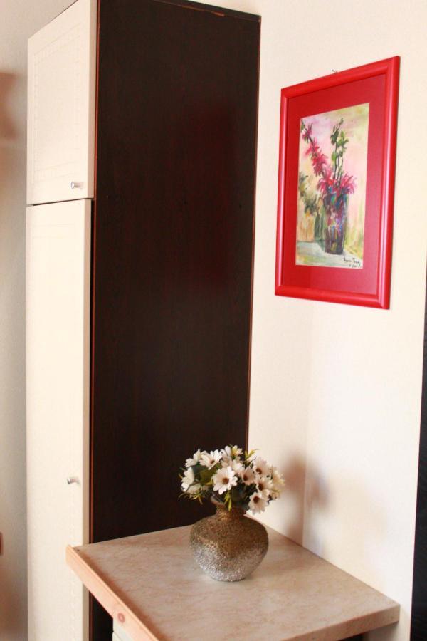 2 Kitarat Bb Bed & Breakfast Vlore Exterior photo