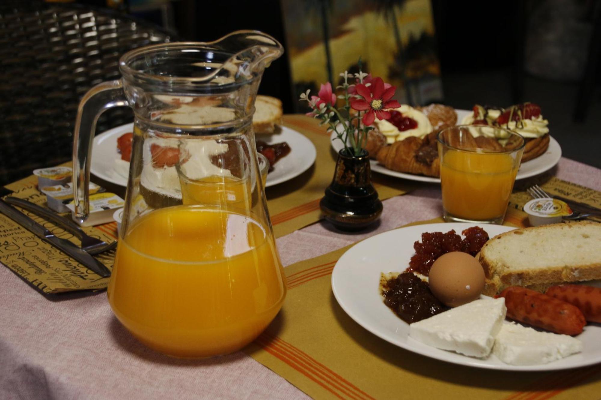 2 Kitarat Bb Bed & Breakfast Vlore Exterior photo
